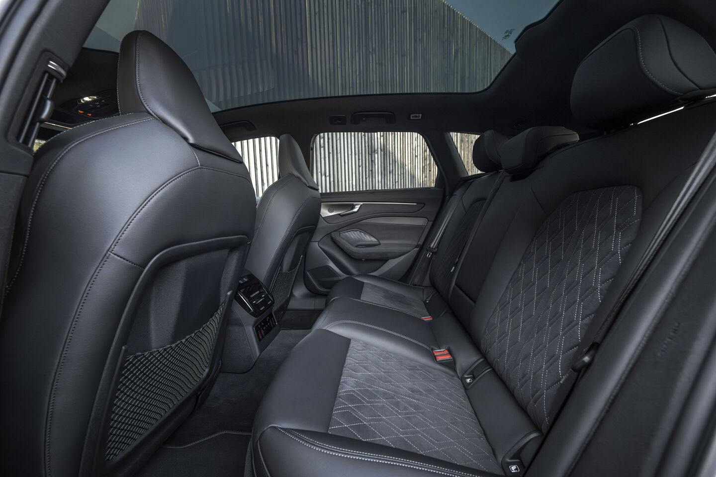 https://www.whatcar.lv/cars/Audi/A6 Avant/761e0f7f65b8df0fc76606b15cd7f9fe.jpg